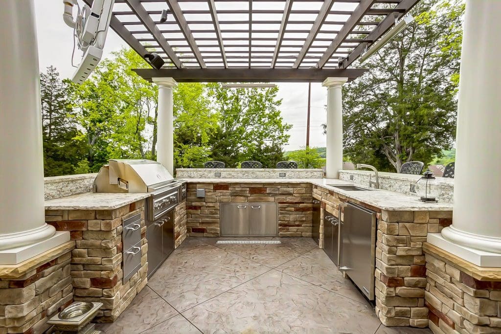 outdoor kitchen under pergola