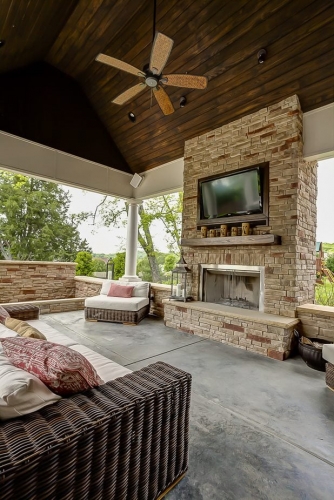 Outdoor Living Space - Brentwood Additions for Entertainment